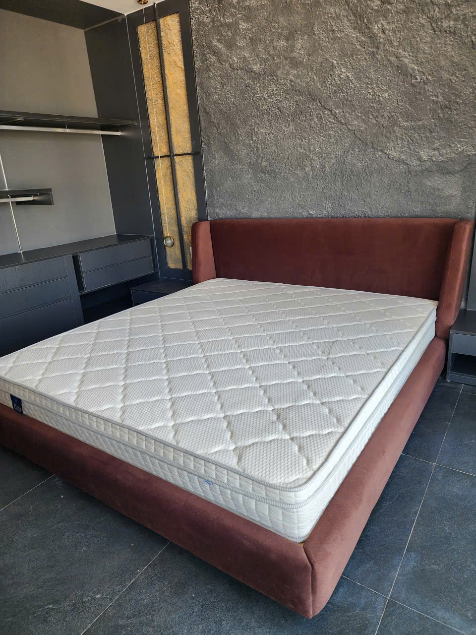 Đệm Lò Xo Elan Có Phù Hợp Với Mọi Đối Tượng Khách Hàng Tại Căn Hộ Cho Thuê Không?