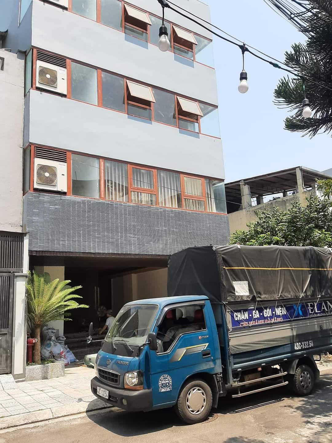 Dịch Vụ Giao Hàng Tận Nơi Nệm Elan Đà Nẵng