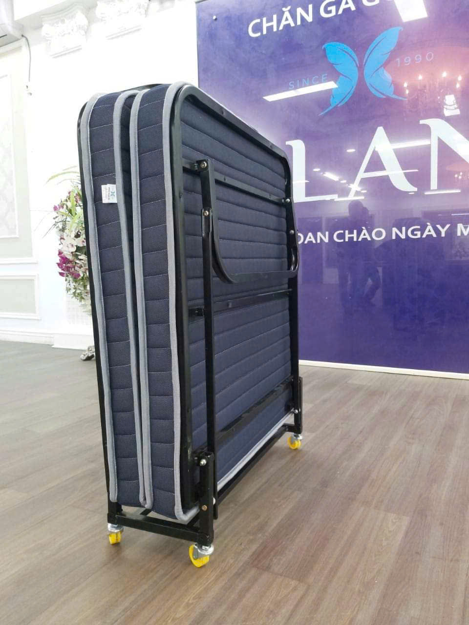 Giường Gấp ELAN Có Gì Đặc Biệt?
